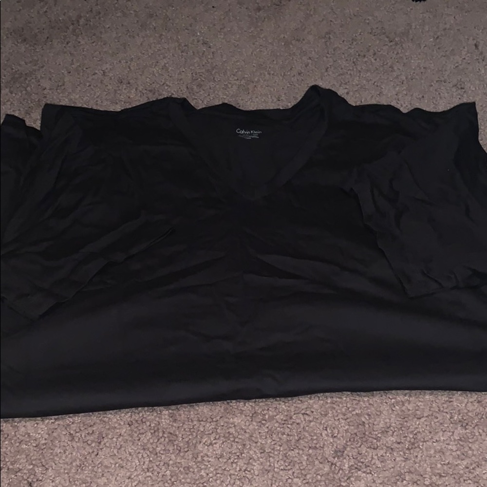 NWOT men’s Calvin Klein v-neck